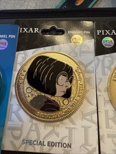 Disney PALM Pink A La Mode Coin Wave 8 - The Incredibles Edna Mode SE 300 Pin picture