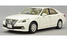 1/43 Toyota Crown Hybrid Royal Saloon G White Pearl Diecast Model picture