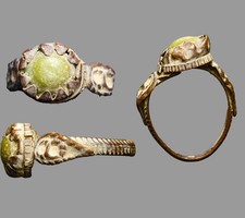 Ancient Crusader Silvered Bronze Ring with Green Glass Cabochon Size 5.5-6 picture