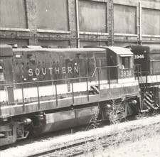 Southern Railway Railroad SOU #3934 U23B GE Locomotive Photo Atlanta GA 1976 picture