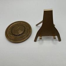 New York Worlds Fair Bronze Medal 1964-1965 1961 Worlds Fair Corporation Vintage picture