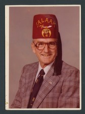 Man Salaam Shriner Hat Fez Studio Portrait Photo 1970s Masonic Fraternal Org NJ picture