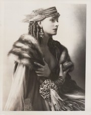 HOLLYWOOD BEAUTY GRETA GARBO STYLISH POSE STUNNING PORTRAIT 1950s Photo C35 picture