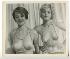 Playful Girls In Pearls Great Round Boobs 1950 Original Nude Photo  B5297 picture