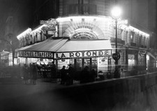 Brasserie La Rotonde in November 1929 in Paris, France Old Historic Photo picture
