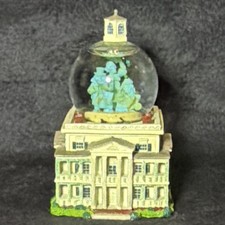 Disneyland The Haunted Mansion Mini  Snow Globe 3 Hitchhiking Ghosts 4
