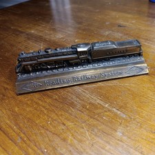 VINTAGE READING RAILWAY SYSTEM TRAIN LOCOMOTIVE PAPERWEIGHT picture