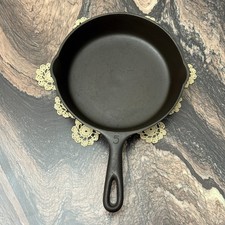 Fully Marked Vollrath Ware #5 Cast Iron Skillet, Restored & Lightly Seasoned picture