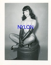 RARE BETTIE PAGE VINTAGE 1950's 4 x 5 PHOTOGRAPH BY SAM MENNING picture