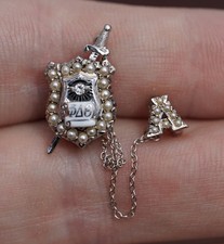 Antique 14k Gold Phi Delta Theta ΦΔΘ Fraternity Badge Pin Pearl Diamond Sword picture