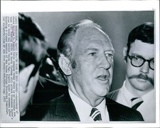 1972 William Rogers Wa Secretary State Newsmen Bombing Raids Wirephoto 8x10 picture