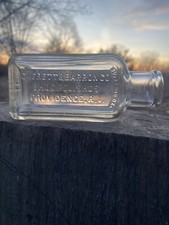 Antique Everett&Barron Co. Shoe Polishes. Embossed 3 1/2oz Bottle picture