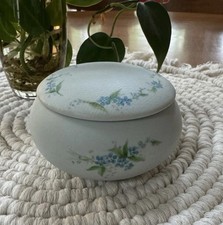 Pretty Little Trinket Holder W/ Lid Forget Me Not Flowers Hand Painted Blue picture