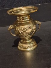 Vintage brass ? Peacock design eagle face handles alter flower vase estate find picture