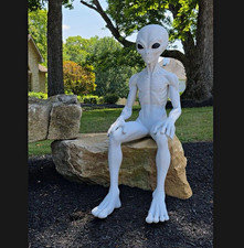 The Traveler 3ft tall  Alien perfect for mancave , gameroom,business,Halloween picture