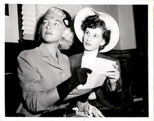 LD346 1952 Original Photo BARBARA REYNOLDS WINS DIVORCE FROM RICHARD E REYNOLDS picture