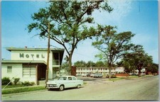 c1950s AUGUSTA, Georgia Postcard UNIVERSITY MOTEL - Street View / Dexter Chrome picture