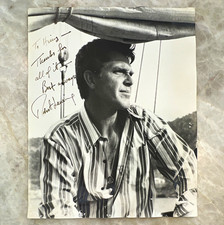 Robert Lansing Signed 9.5 x 12 Black & White Portrait Photo, Unframed picture
