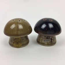 VTG Vandor Japan Ceramic Mushroom Salt & Pepper Shakers 1.75” Tall Used picture
