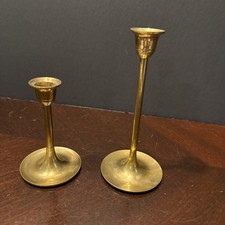0953      VTG Set 2 brass gold tone candlestick holders tulips design  picture
