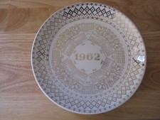 1962 Ivory & Gold Calendar Plate picture