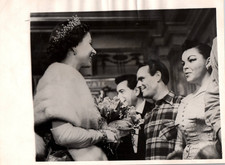 HOLLYWOOD Actress Judy Garland + Queen Elizabeth Portrait 1957 ORIG PHOTO MA80 picture