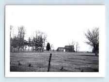 Old Vintage Photo RURAL COUNTRY SCENE FARM BARN FENCE FOUND SNAPSHOT PHOTOGRAPH picture