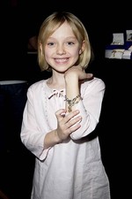 Dakota Fanning wearing Scott Kay jewelry Celebrity Movie TV Old Photo picture