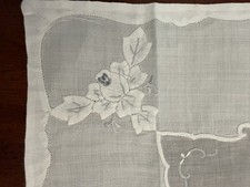 Vintage Hand Embroidered Madeira-Style Linen 14-Piece Table Set NWOT picture