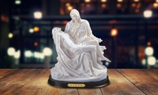La Pieta by Michelangelo 10