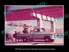 OLD POSTCARD SIZE PHOTO OF 1959 CHEVROLET APACHE FLEETSIDE LAUNCH PRESS PHOTO 2 picture