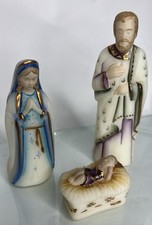 STUNNING HTF  Fenton Glass Nativity 3pc Set “Holy Family”.  Hand Painted VTG picture