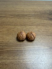 Pair of Match Chinese Health Walnut 南瓜小三棱 24x22x21 精品 配手套和刷子 适合女生和小孩盘玩 picture