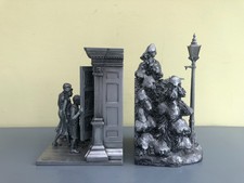 SUPERB PAIR OF DISNEY/WALDEN RESIN METALLIC EFFECT NARNIA CHRONICLES BOOKENDS picture