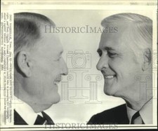 1974 Press Photo Stanly Snodgrass and Olgiati at Nashville news conference picture