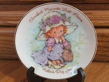 Avon 1981 Mothers Day Porcelain Plate, 22k Gold Trim, 