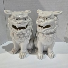 Vintage OMC Japan White Porcelain Foo Dogs Shishi Pair 6.5” One Repaired picture