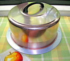 Vintage Regal Aluminum Cake Carrier with Locking Lid Rose Gold Model 13.5