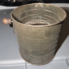 Vtg Bromwell's 5 Cup Measuring Cup Sifter Metal Tin Hand Crank Wood Handle*34-2 picture
