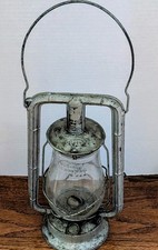 Vintage Dietz Monarch Kerosene Lantern New York U.S.A Clear Globe picture