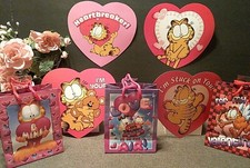 Vtg 1990's Garfield Valentines Day 4pc Gift Cutouts & 3 Assorted Gift Bags 💕  picture