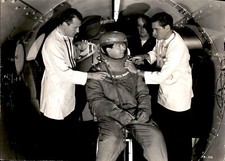 BR51 Rare Original Photo SCIENCE FICTION ACTOR IN SPACE SUIT Astronaut Scientist picture