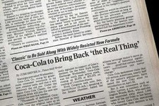 Infamous Coca-Cola Company CLASSIC COKE Return Announcement 1985 L.A. Newspaper picture