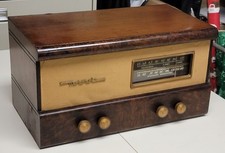 Antique 1946 Galvin Motorola 65T21 - overhauled and in very nice shape. picture