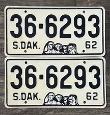 1962 South Dakota pair-license plates. Hugues County -beautiful Shape 🔥🔥 picture
