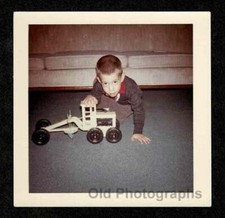 KID'S METAL TOY ROAD GRADER HEAVY EQUIPMENT LIVING ROOM OLD/VINTAGE PHOTO- F45 picture