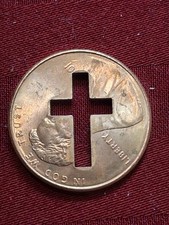 2001 Religious Cross Pennies One Cent Copper Tone USA Coin 2001 found in lot picture