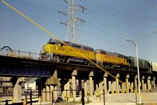 Union Pacific 2524 original slide (elevated track) 𖠵 St. Louis, MO 1998 picture