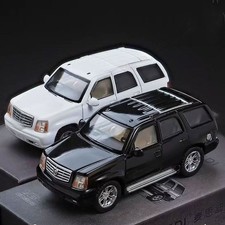 1:64 Cadillac Escalade SUV 2005 Alloy Die Cast Model Car - Detailed Collectibles picture