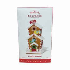 2015 Hallmark  Member Exclusive A Tweet Retreat Birdhouse Ornament -12-30-95 picture